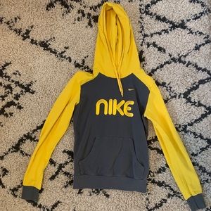 Nike pullover